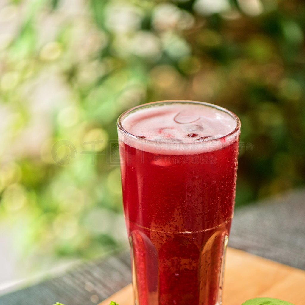 蔓越莓果汁饮料 健康无酒精的天然选择